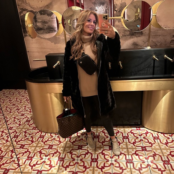 Meet your seller!!! Welcome to my closet!!!:) - Picture 1 of 8